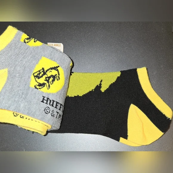 Wizarding World Harry Potter Hufflepuff 3 Pack Ankle Socks Womens Size 5-10 NWT - Picture 2 of 5